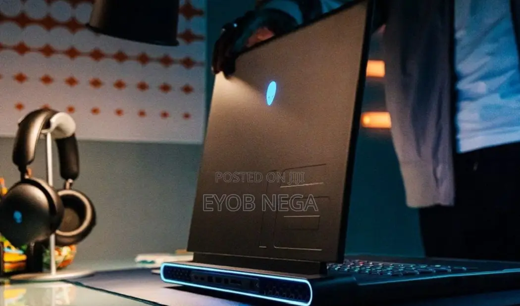 New Laptop Alienware M17x R2 16GB Intel Core I7 SSD 1T