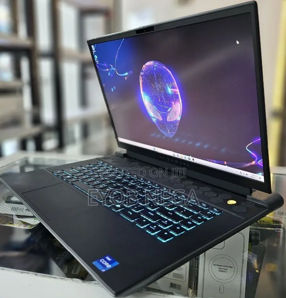 New Laptop Alienware M17x R2 16GB Intel Core I7 SSD 1T