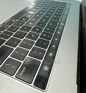 New Laptop Apple MacBook Pro M1 32GB Intel Core I9 SSD 1T