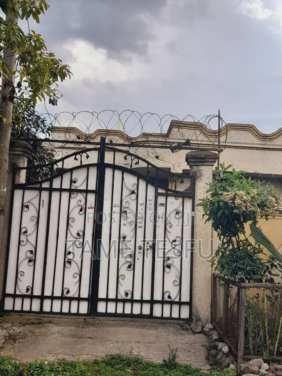 Furnished 3bdrm House in Summit, Bole for sale