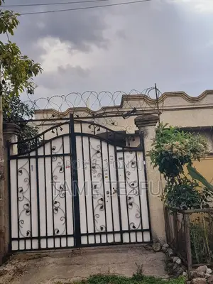 Furnished 3bdrm House in Summit, Bole for sale