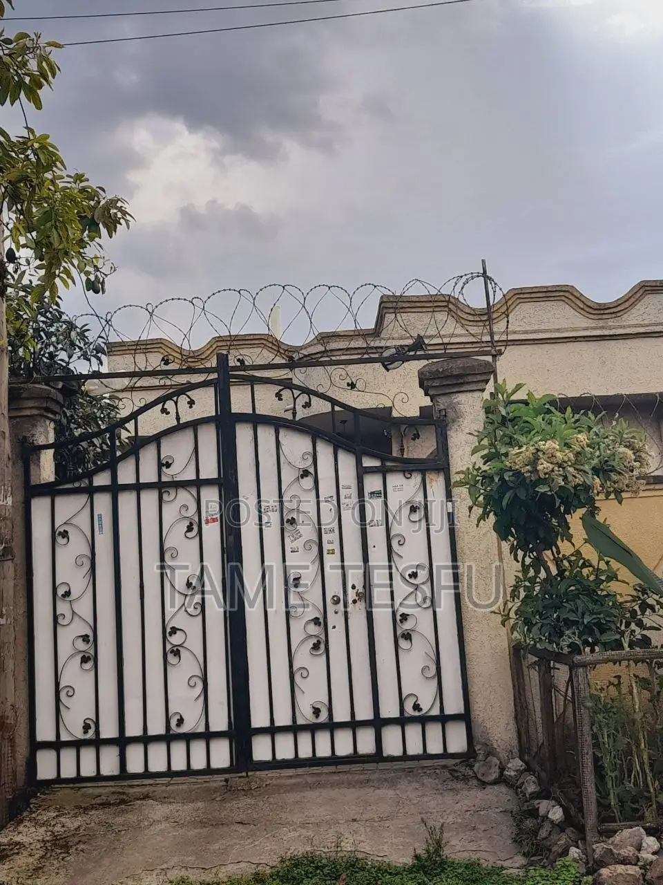 Furnished 3bdrm House in Summit, Bole for sale