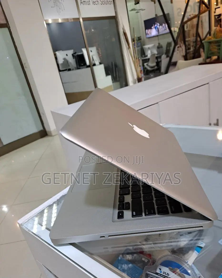 New Laptop Apple MacBook Pro 2012 8GB Intel Core 2 Duo HDD 320GB