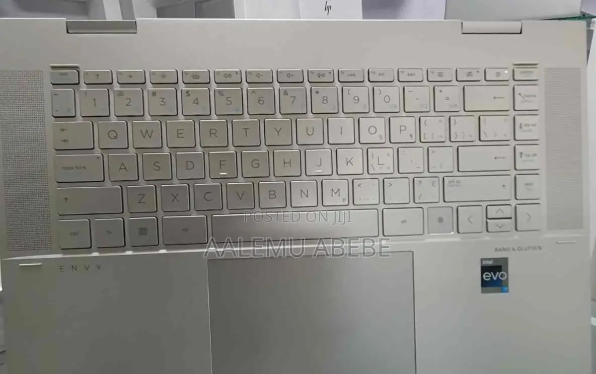 New Laptop HP Envy X360 8GB Intel Core I7 SSD 1T