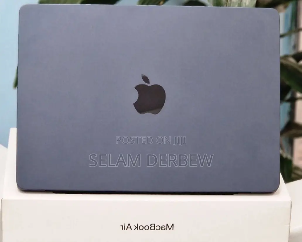 New Laptop Apple MacBook Air 2022 M2 8GB Apple M2 SSD 256GB