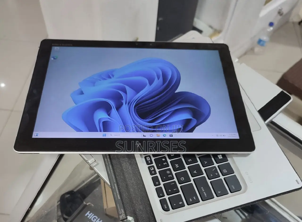 New Laptop HP X2 210 G2 16GB Intel Core I5 SSD 256GB