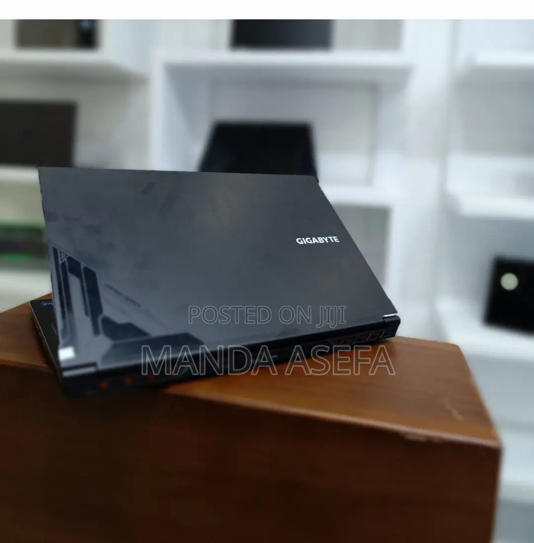 New Laptop Gigabyte 16GB Intel Core I7 SSD 512GB