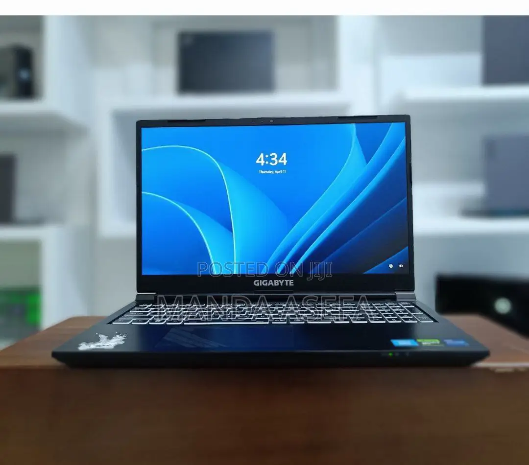New Laptop Gigabyte 16GB Intel Core I7 SSD 512GB