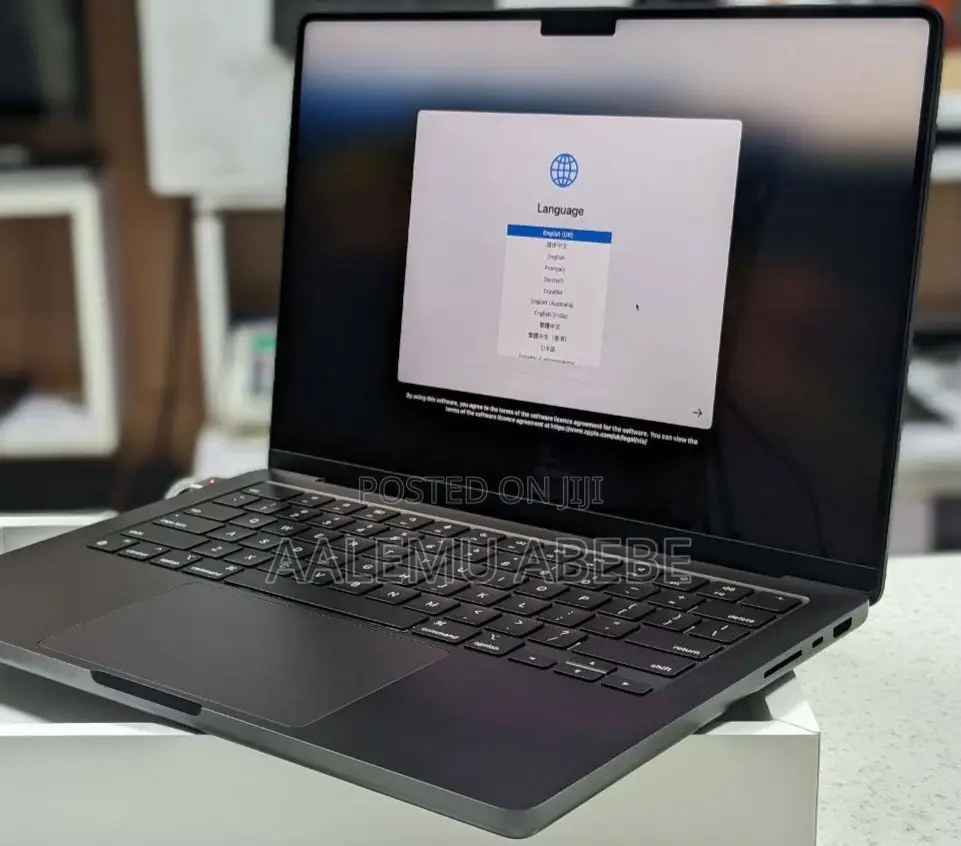 New Laptop Apple MacBook Pro 2023 M3 Pro 14-Inch 18GB Apple M3 SSD 1T