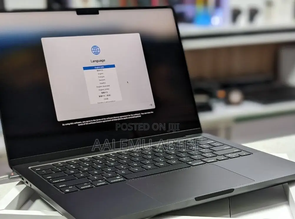 New Laptop Apple MacBook Pro 2023 M3 Pro 14-Inch 18GB Apple M3 SSD 1T