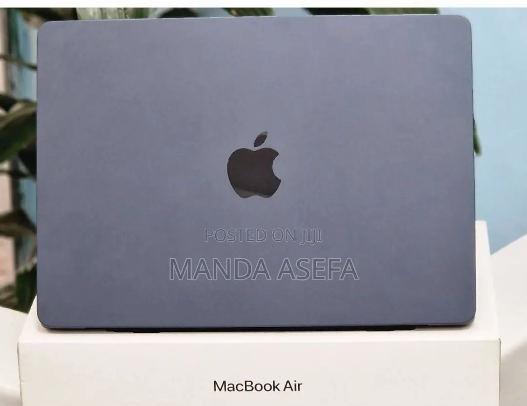 New Laptop Apple MacBook Air 2023 M2 8GB Apple M2 SSD 256GB