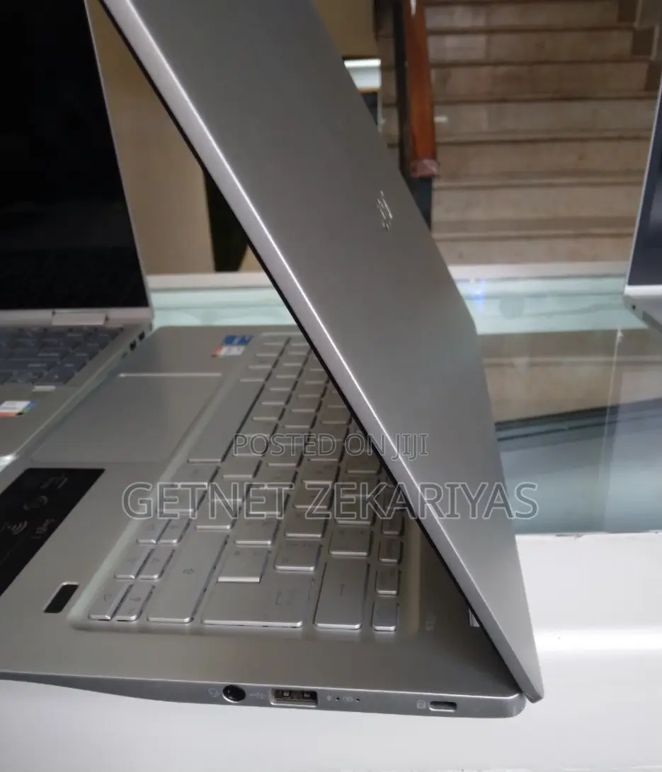 New Laptop Acer Swift 3 8GB Intel Core I5 SSD 512GB