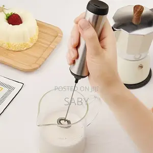 Hand Belnder With Cup