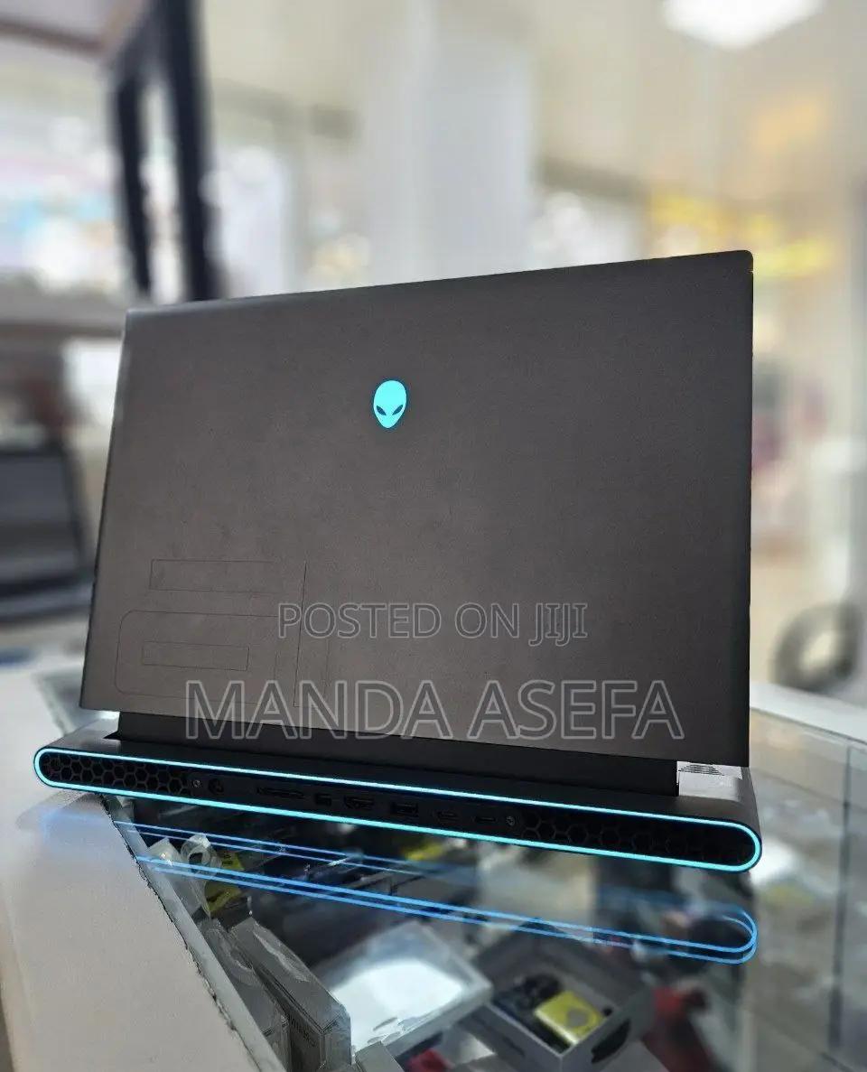 New Laptop Alienware M17x R2 16GB Intel Core I7 SSD 1T