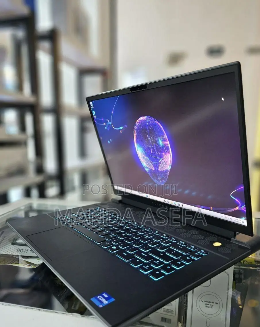 New Laptop Alienware M17x R2 16GB Intel Core I7 SSD 1T
