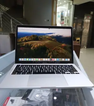 New Laptop Apple MacBook Pro 2018 16GB Intel Core i5 SSD 256GB