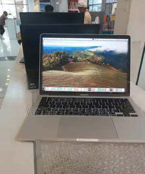 New Laptop Apple MacBook Pro 2020 8GB Intel Core I5 SSD 256GB