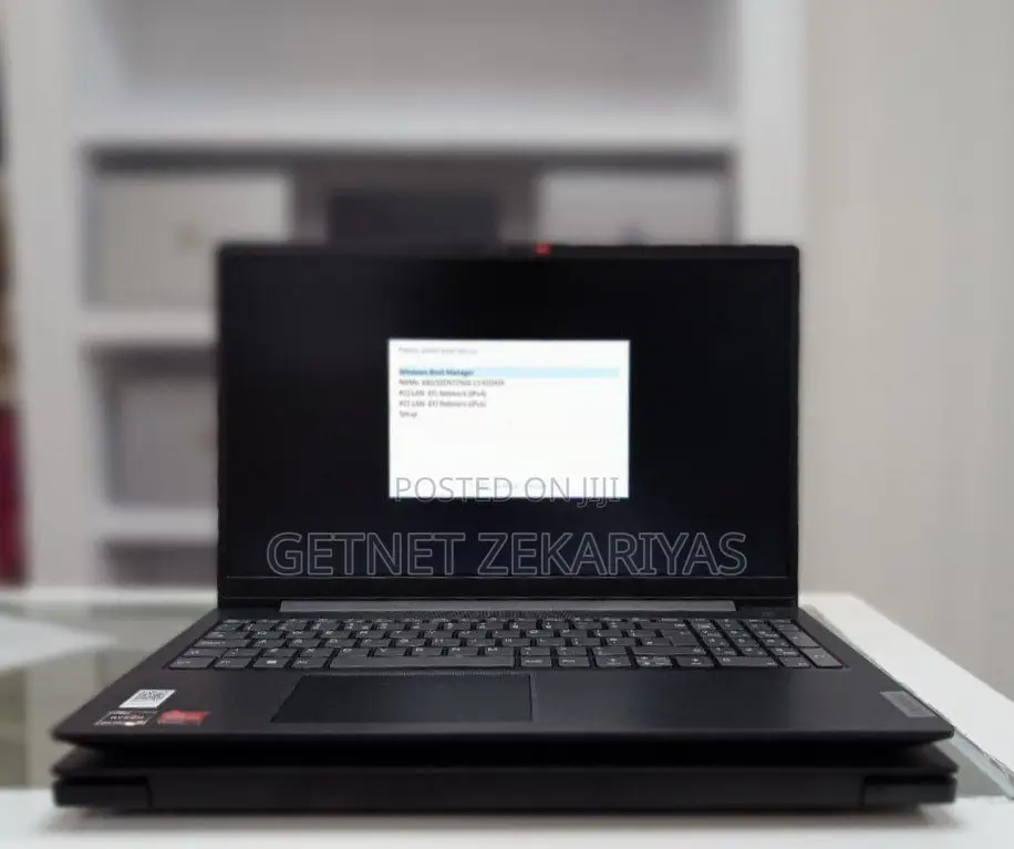 New Laptop Lenovo V15 8GB AMD Ryzen 3 SSD 256GB