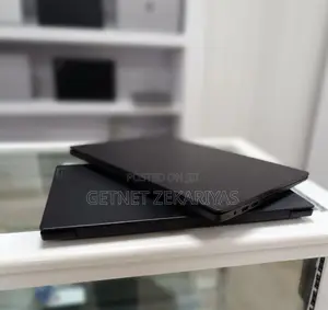 New Laptop Lenovo V15 8GB AMD Ryzen 3 SSD 256GB