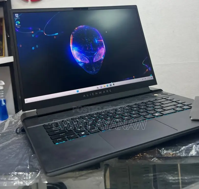 New Laptop Alienware Area-51m 16GB Intel Core I7 SSD 1T