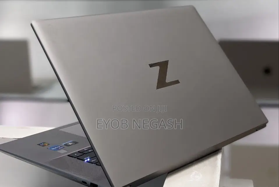 New Laptop HP ZBook Firefly 16inch G9 16GB Intel Core I7 SSD 512GB
