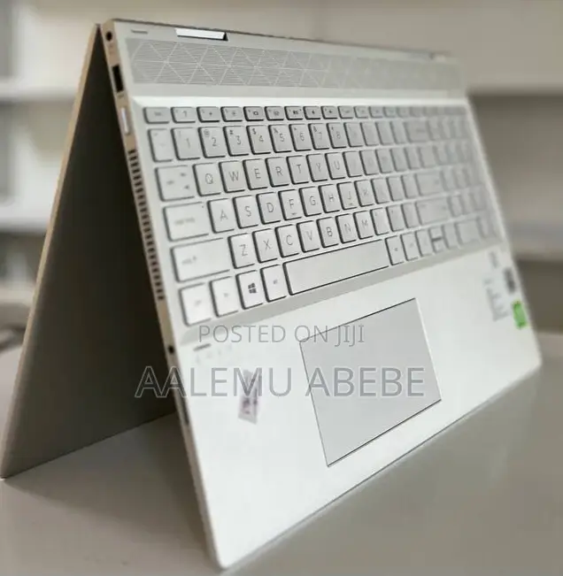 New Laptop HP Envy X360 8GB Intel Core I7 SSD 512GB