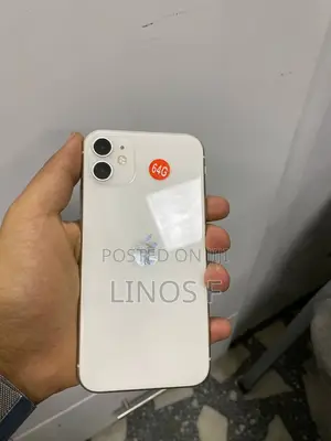 Photo - Apple iPhone 11 64 GB White