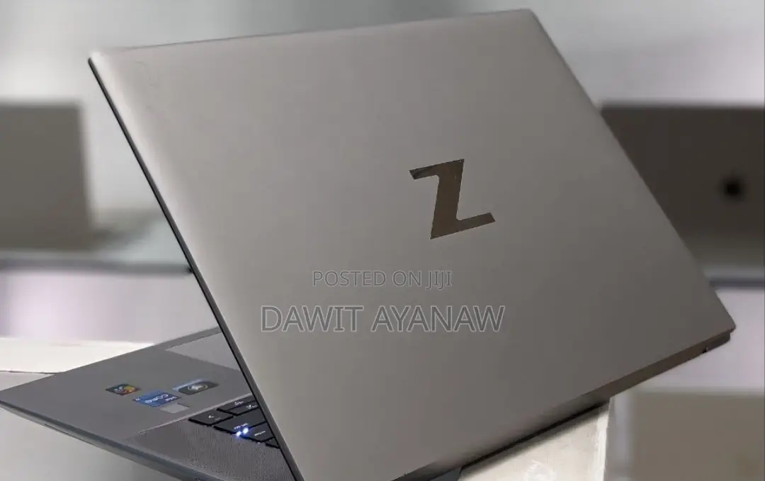 New Laptop HP ZBook Firefly 16inch G9 16GB Intel Core I7 SSD 512GB