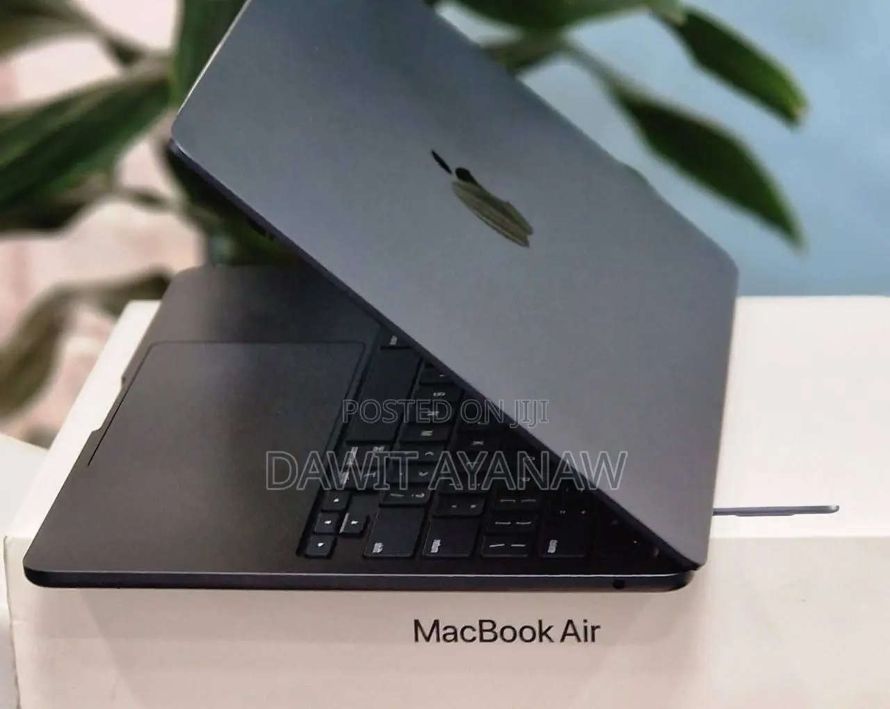 New Laptop Apple MacBook Air 2022 M2 8GB Apple M2 SSD 256GB