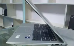 New Laptop Dell 16GB Intel Core I7 SSD 512GB