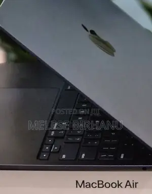 Photo - New Laptop Apple MacBook Air 2023 M2 8GB Apple M2 SSD 256GB