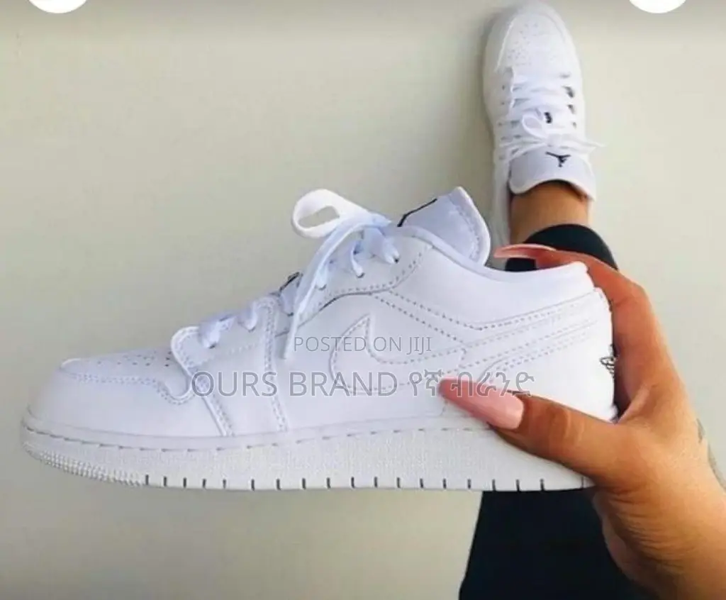 Air Jordan 1 Low Triple White Shoes High Quality Luxurious