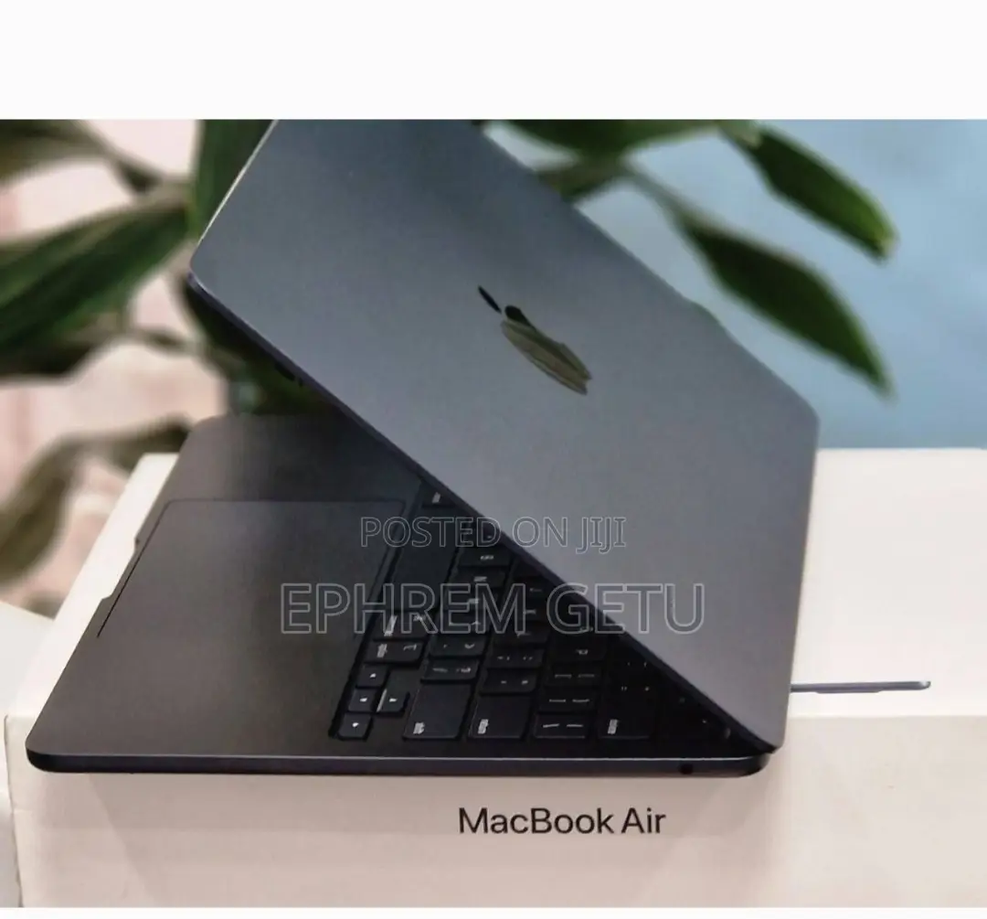 New Laptop Apple MacBook Air 2022 M2 8GB Apple M2 SSD 256GB