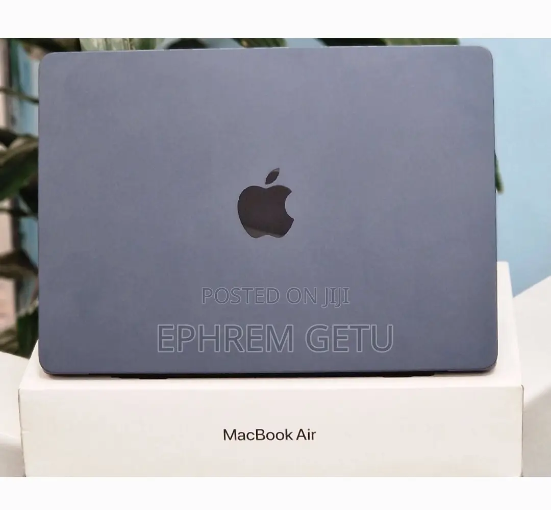 New Laptop Apple MacBook Air 2022 M2 8GB Apple M2 SSD 256GB