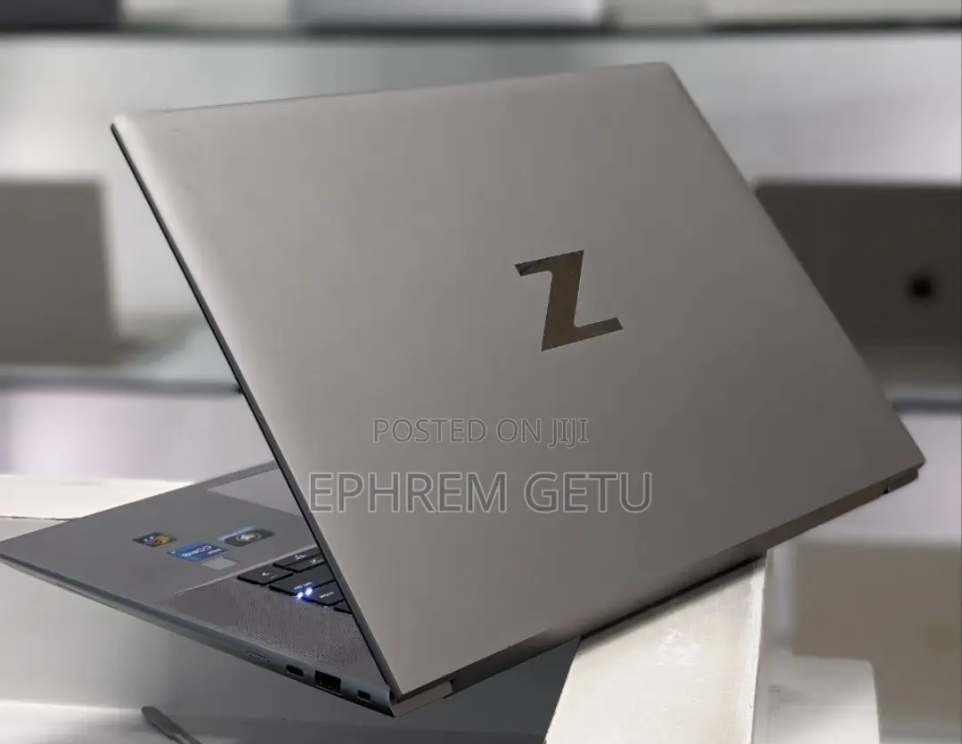 New Laptop HP ZBook Firefly 16inch G9 16GB Intel Core I7 SSD 512GB