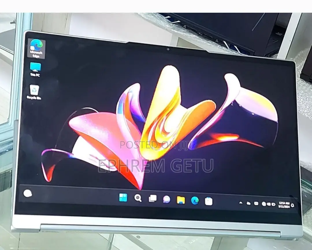 New Laptop Lenovo Yoga 950i 16GB Intel Core I7 SSD 512GB