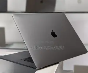Photo - New Laptop Apple MacBook Pro 2018 32GB Intel Core I9 SSD 1T