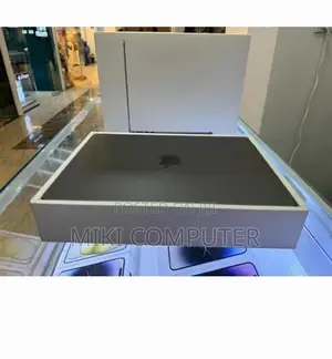 New Laptop Apple MacBook Air 2022 M2 8GB Intel SSD 256GB