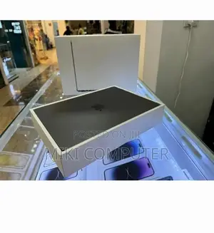 Photo - New Laptop Apple MacBook Air 2022 M2 8GB Intel SSD 256GB