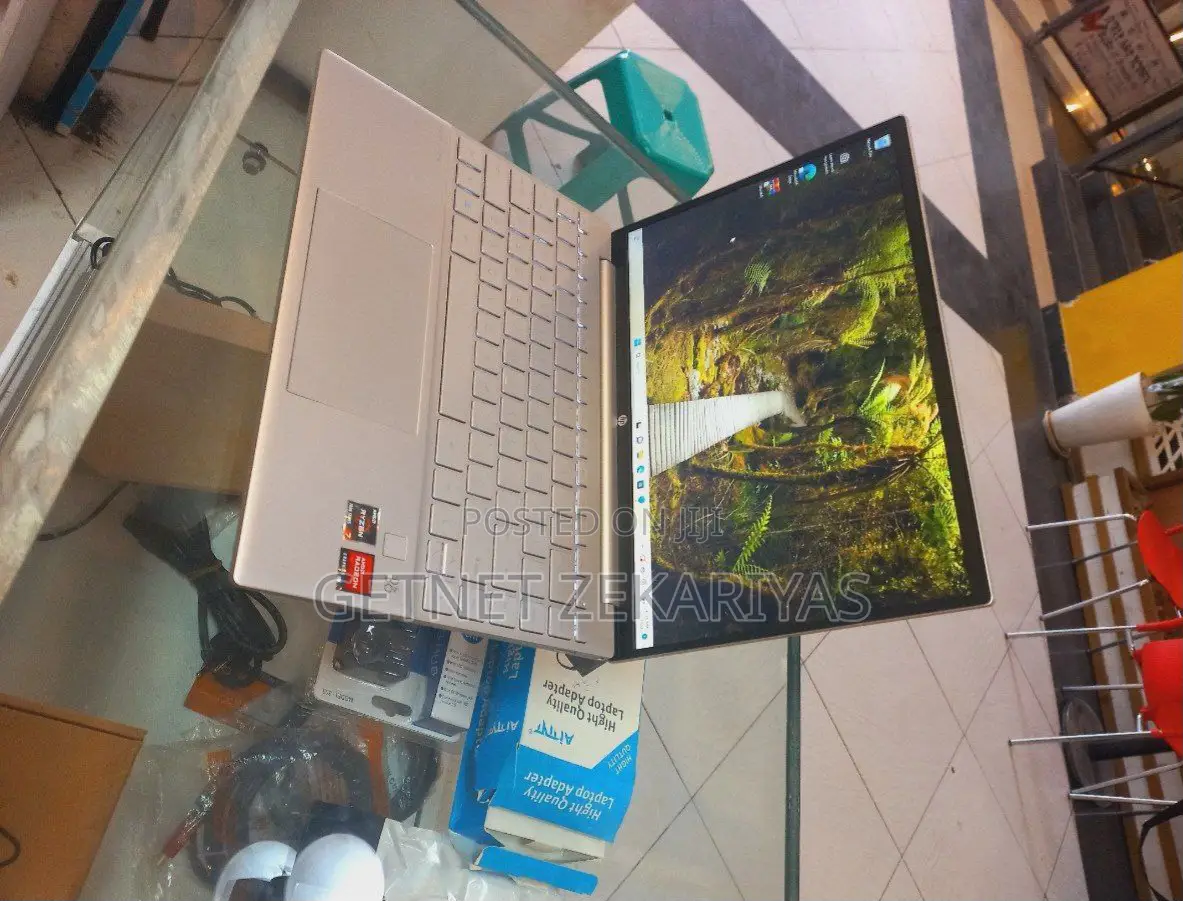 New Laptop HP Pavilion 13 16GB AMD Ryzen 7 SSD 512GB