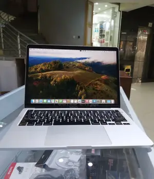 New Laptop Apple MacBook Pro 2018 16GB Intel Core i5 SSD 256GB