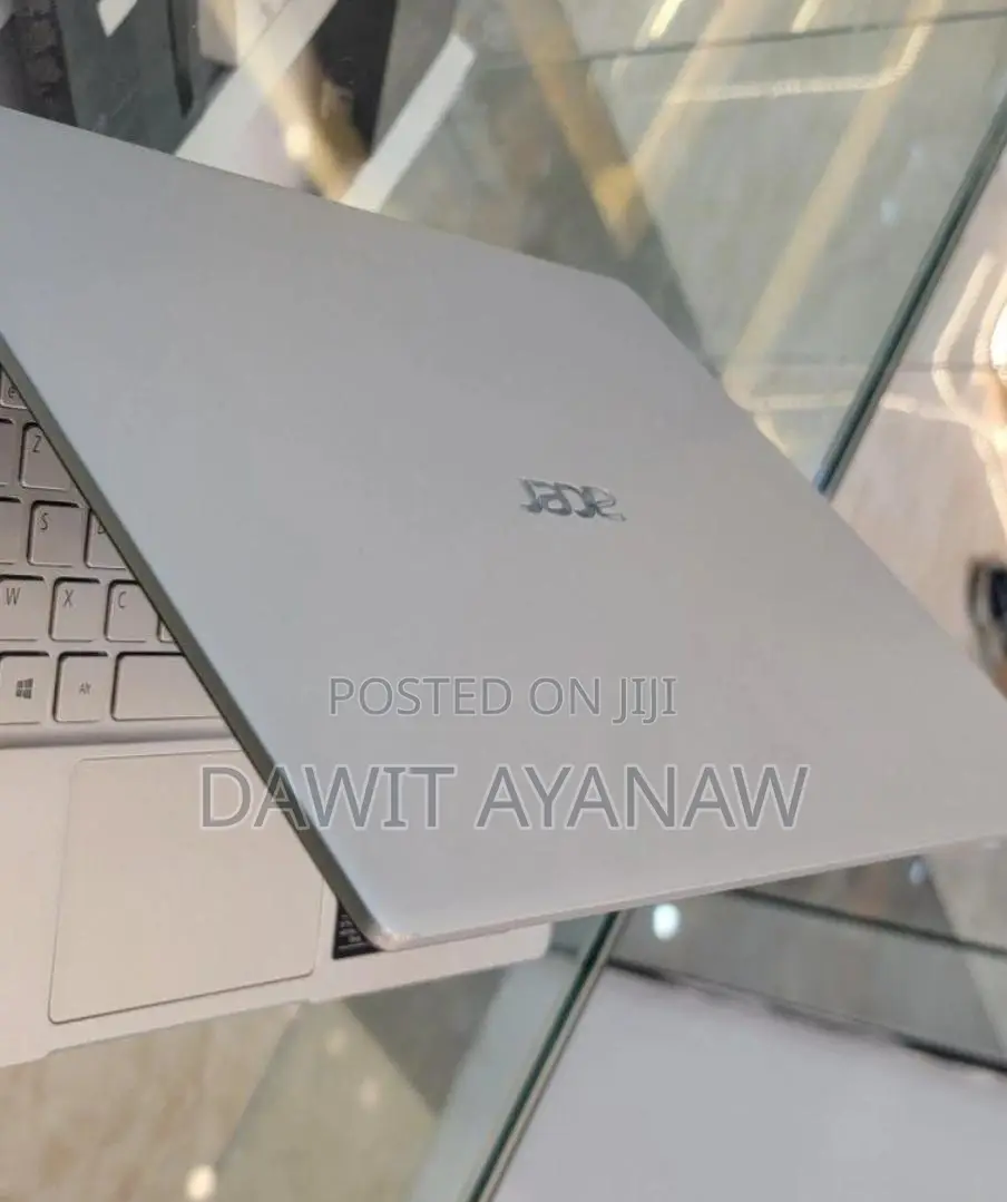 New Laptop Acer Swift 3 8GB Intel Core i5 SSD 512GB