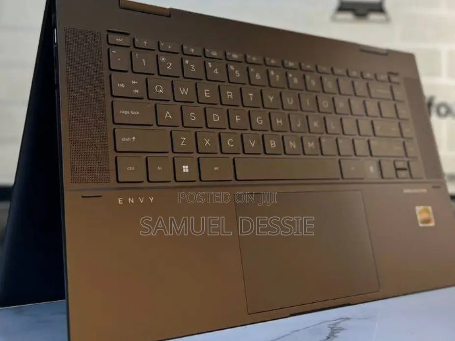 New Laptop HP Envy X360 16GB AMD Ryzen 7 SSD 512GB