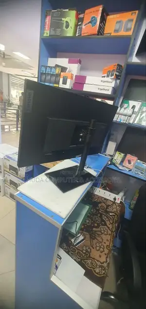 Lenovo 27 Inch Monitor