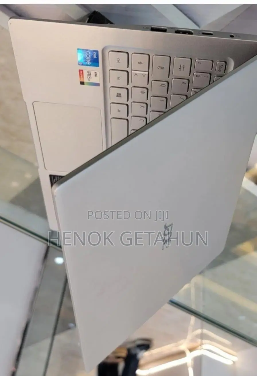 New Laptop Acer Swift 3 8GB Intel Core i5 SSD 512GB