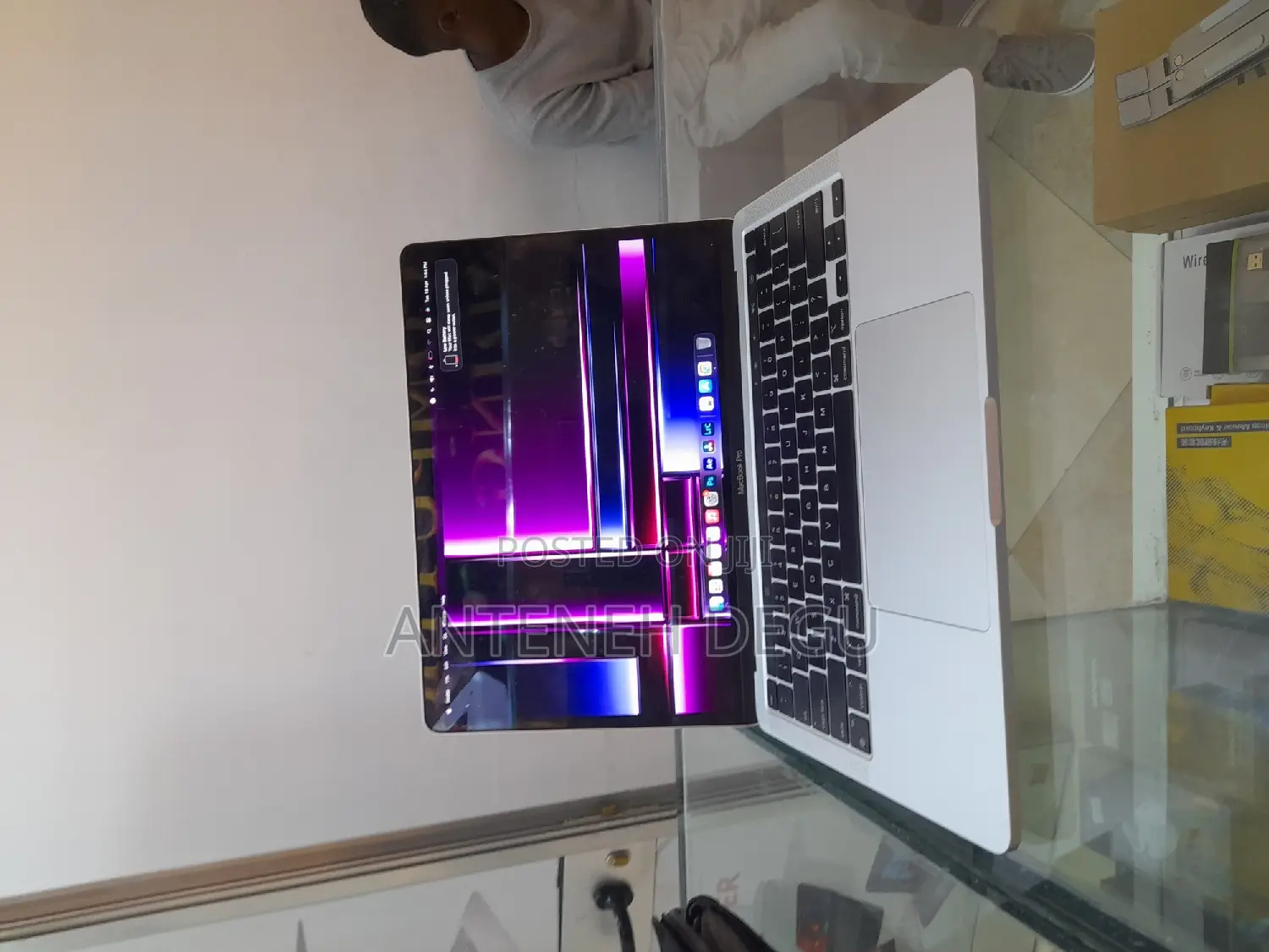 New Laptop Apple MacBook Pro M1 8GB Apple M1 Pro SSD 256GB