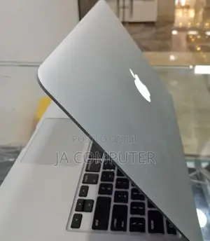 New Laptop Apple MacBook 2014 8GB Intel Core I5 SSD 128GB