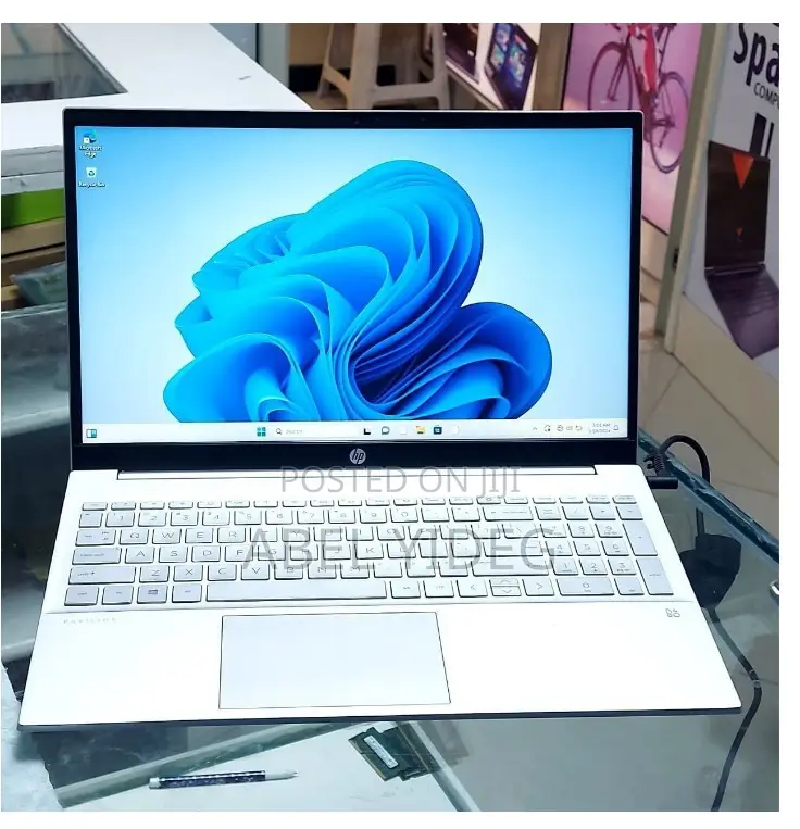 New Laptop HP Pavilion 15 16GB Intel Core I7 SSD 1T