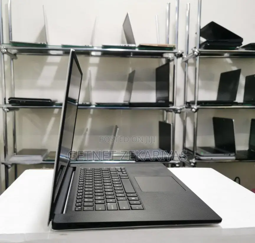 New Laptop Dell Precision 5530 16GB Intel Core I7 SSD 512GB