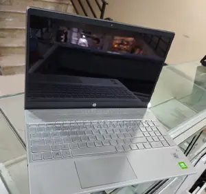 New Laptop HP Pavilion 15 8GB Intel Core I7 SSD 256GB